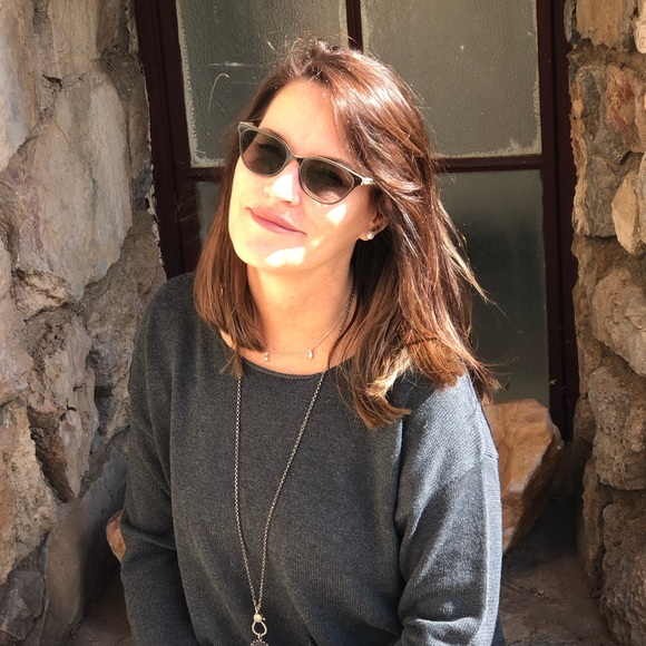 Meet your Posher, Danna - Picture 1 of 2